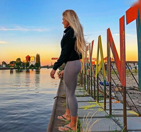 トランス熟女オンリーファンズ ヌード 写真