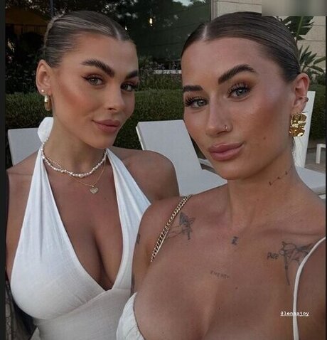 ブルネットのPOV オンリーファンズ エロ 写真