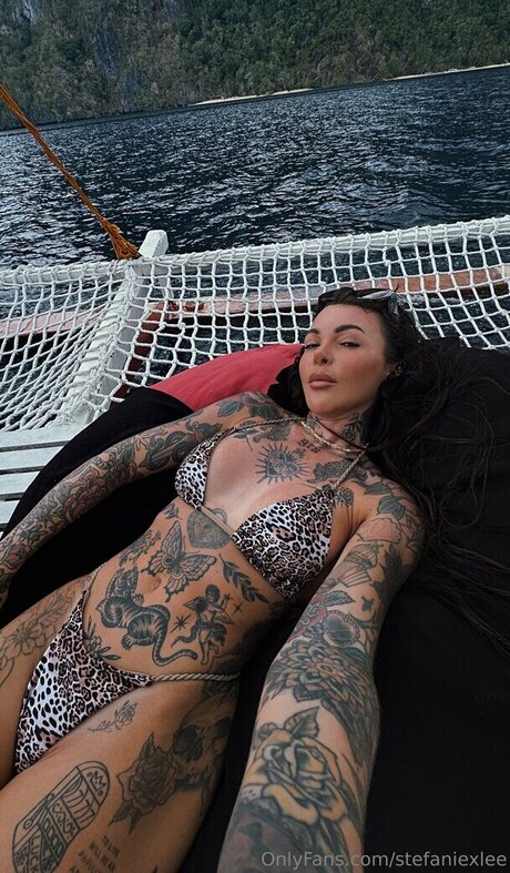 巨大ディルドオンリーファンズ セクシー 画像