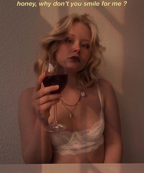 Marieejoan トップポルノスター 写真