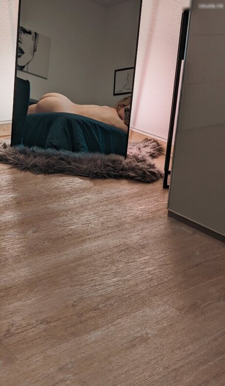 金髪の筋肉オンリーファンズ ホットセックス 写真