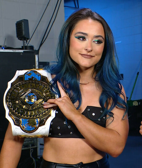 Lyra Valkyria セックスポルノスター 写真