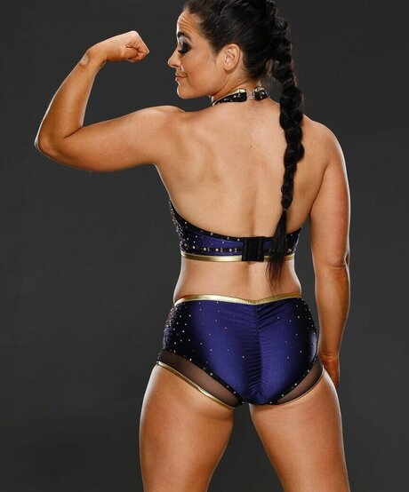 Lyra Valkyria 美しいモデル 写真