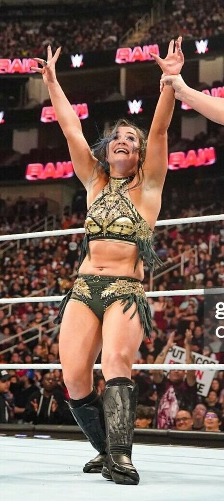 Lyra Valkyria アダルトスター 画像