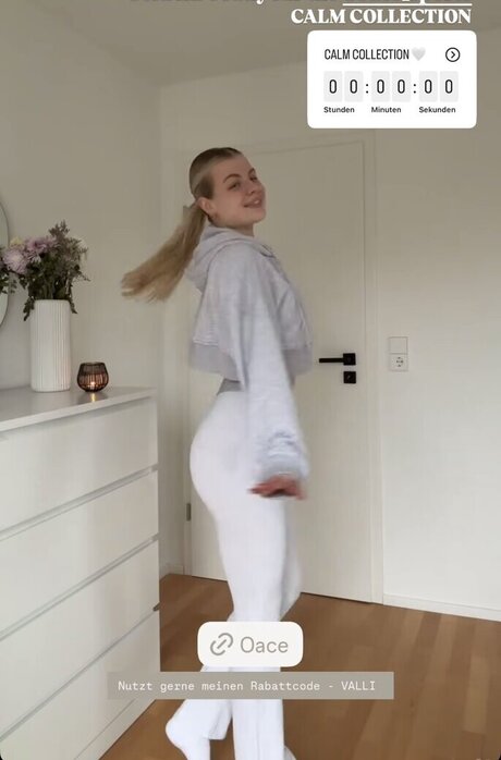 Vallixpauline セクシーなポルノスター 画像