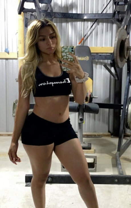 フェラチオ ティーン オンリーファンズ ヌード 写真