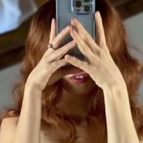 Red Fox Evelyn 完璧なモデル 写真