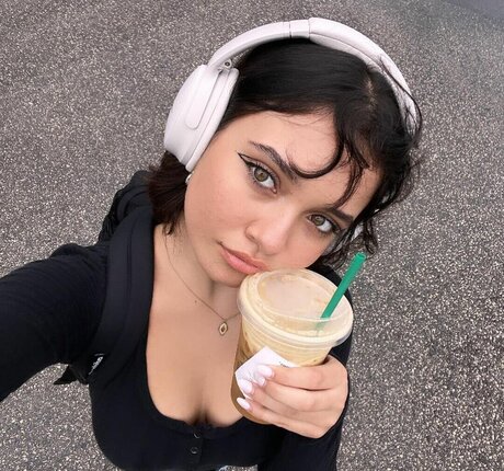 ボディビルダーヌードオンリーファンズ ポルノ ギャラリー