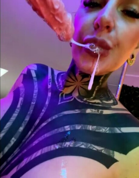 inkedbiitch アダルトモデル 画像