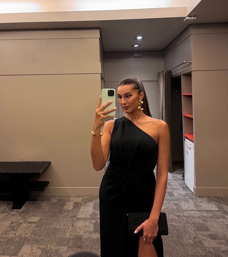 Sara Balzer アートモデル 画像