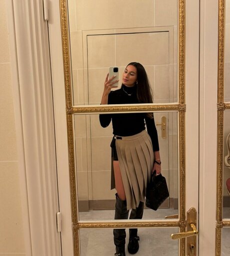 Sara Balzer かわいいポルノスター 写真