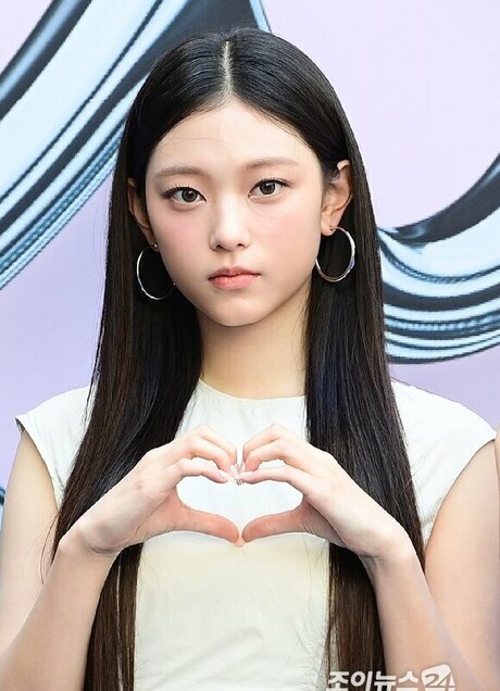 Haerin ポルノモデル 画像