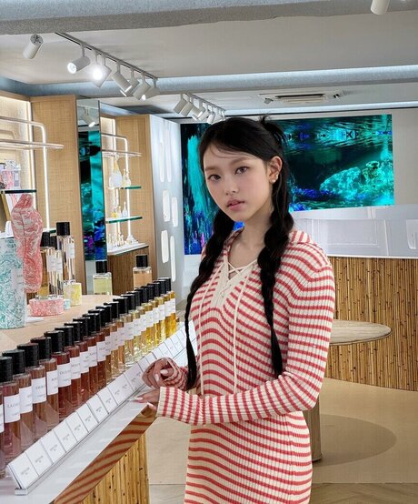 オイルを塗った巨乳オンリーファンズ ポルノグラフィック 画像