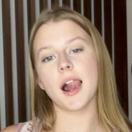 Hannah Becker ポルノモデル 写真