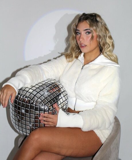 かわいいアナルオンリーファンズ ポルノ 写真