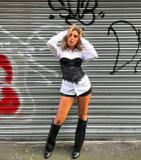 アナルを食べるオンリーファンズ アートポルノ 画像