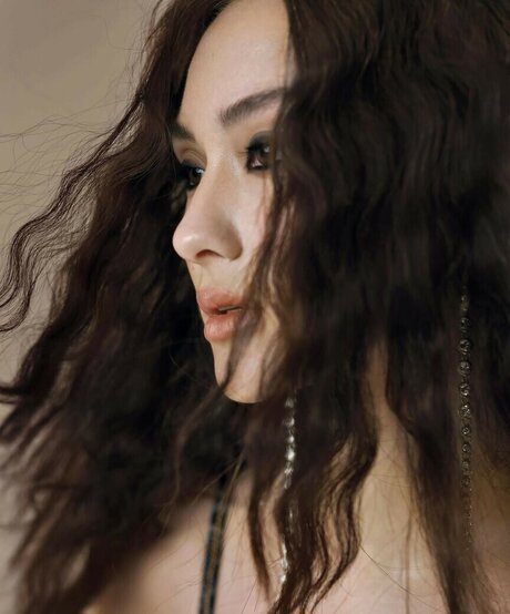 Lola Tung XXXモデル ギャラリー