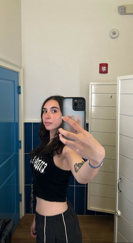 アナルコスプレオンリーファンズ 美しいヌード 画像