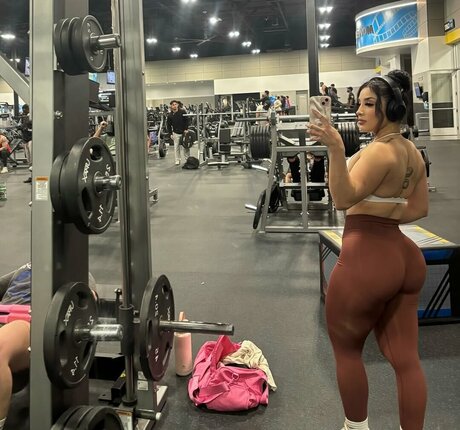 巨乳アマチュアオンリーファンズ セクシー裸 写真