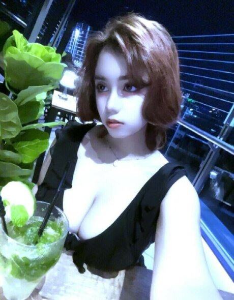 ElyanaSparks xxxスター 画像