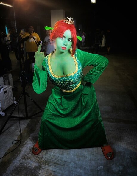 ElyanaSparks ポルノスター ヌード 写真