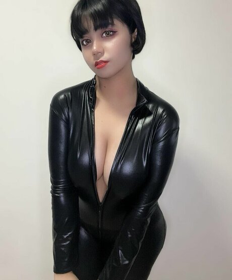 ElyanaSparks 高品質のスター ギャラリー