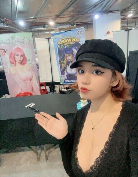 ElyanaSparks スター 裸 画像