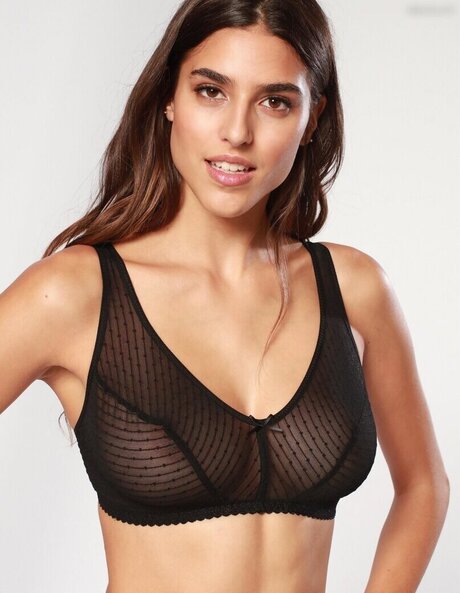 ベビーシッターオンリーファンズ セックス 写真