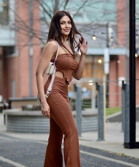 Yesha Sagar 美しいスター 画像