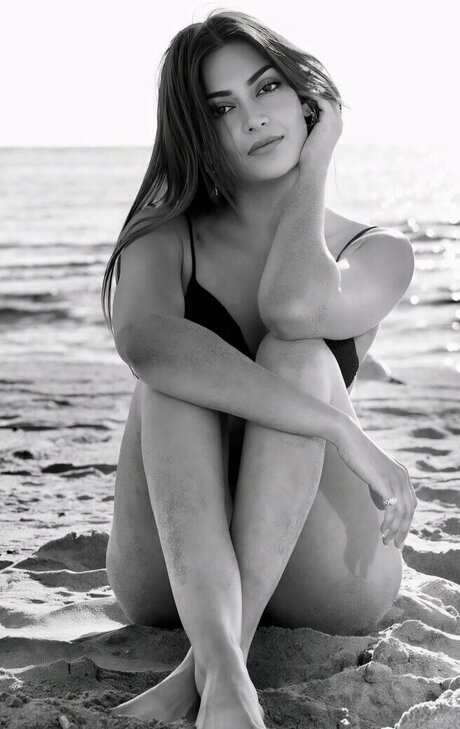 Yesha Sagar ポルノスター 写真