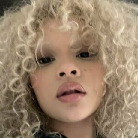 bossymfka アダルトスター 画像