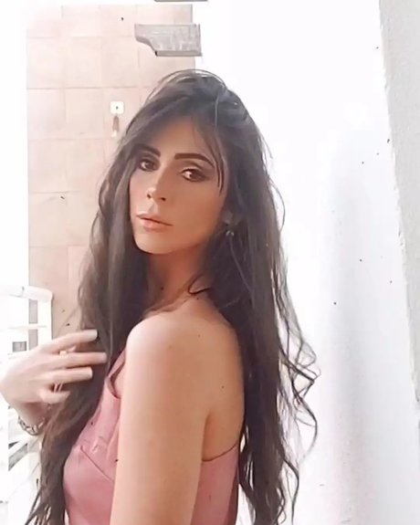 40歳のオンリーファンズ 美しいヌード 写真