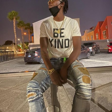 曲線美のブロンドオンリーファンズ えろた アーカイブ