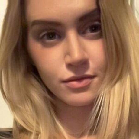 黒髪の熟女オンリーファンズ HD 写真