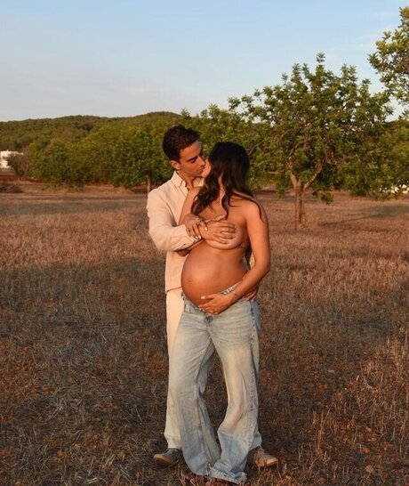 角質の女の子オンリーファンズ 裸 画像