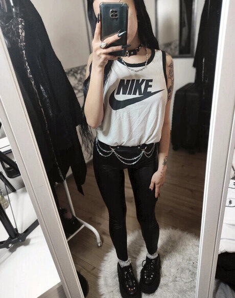 アナル乱交オンリーファンズ セクシーxxx 画像