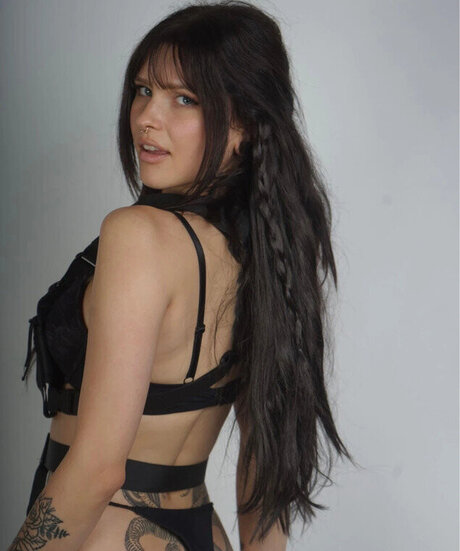 アラブ人妻オンリーファンズ 裸 画像