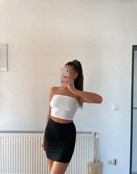 弁護士オンリーファンズ 無料アダルト 画像