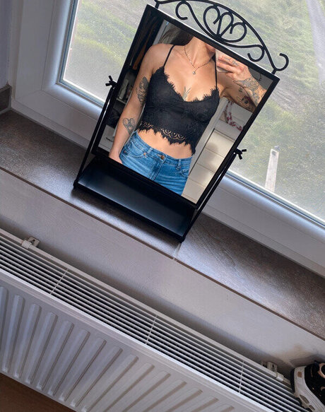 アナル乱交オンリーファンズ パーフェクト 写真