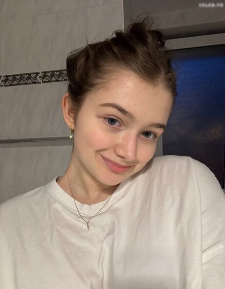 Mal Hol i ka ヌードモデル 写真