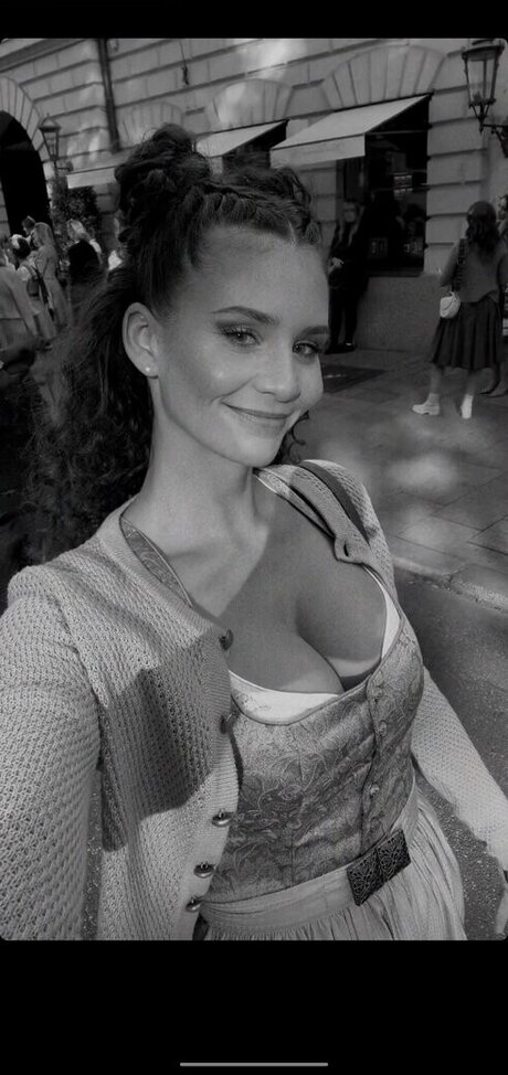 Betty Taube 無料モデル ギャラリー