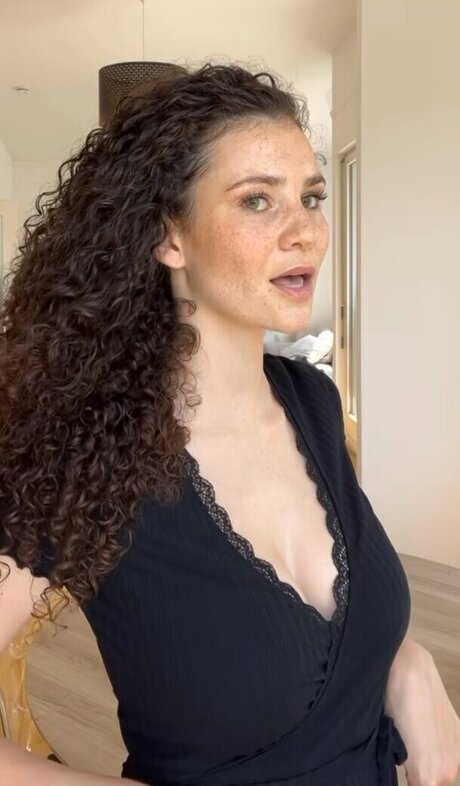 Betty Taube ポルノスター セクシー 写真