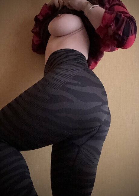 BadGirlOra ホットなポルノスター 写真