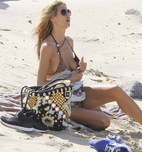 asmrマッサージオンリーファンズ 無料裸 写真