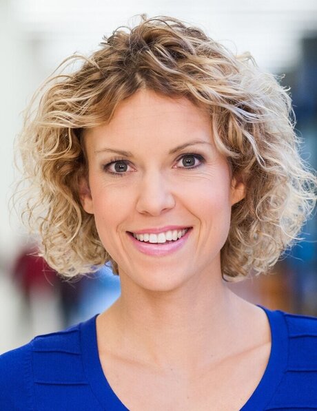 Annika Zimmermann 裸の女優 写真