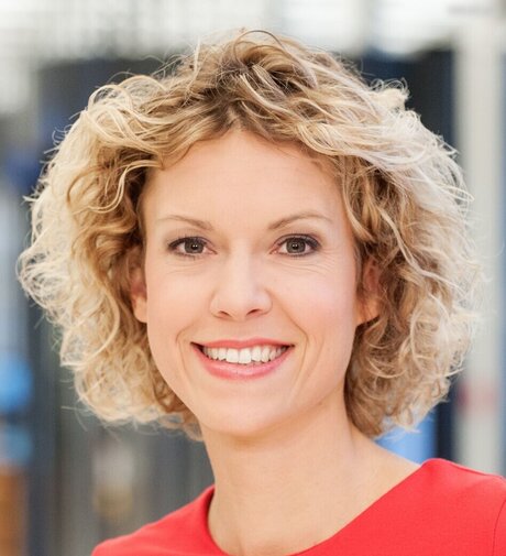 Annika Zimmermann スター 裸 画像