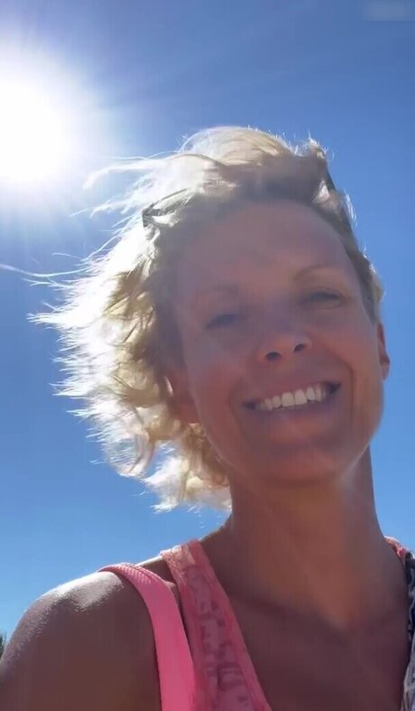 Annika Zimmermann セックスポルノスター 写真