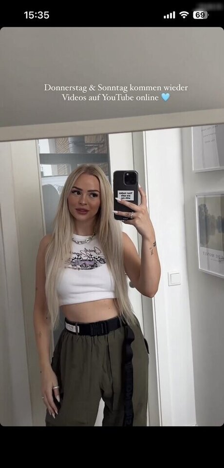 エボニートップオンリーファン 裸 写真