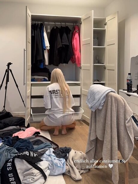 JOI 熟女 オンリーファンズ ホットヌード 写真