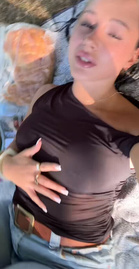 Lara tepper トップスター 写真